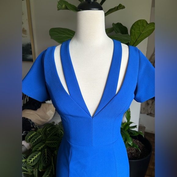 BCBG Maxazria Blue Cut Out Gown - Picture 2 of 4